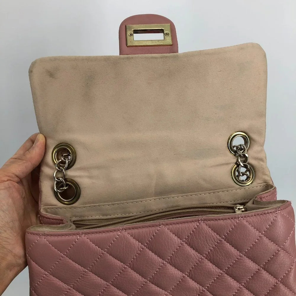 Baby pink quilted purse with chain strap and gold-toned hardware - Picture 10 of 15